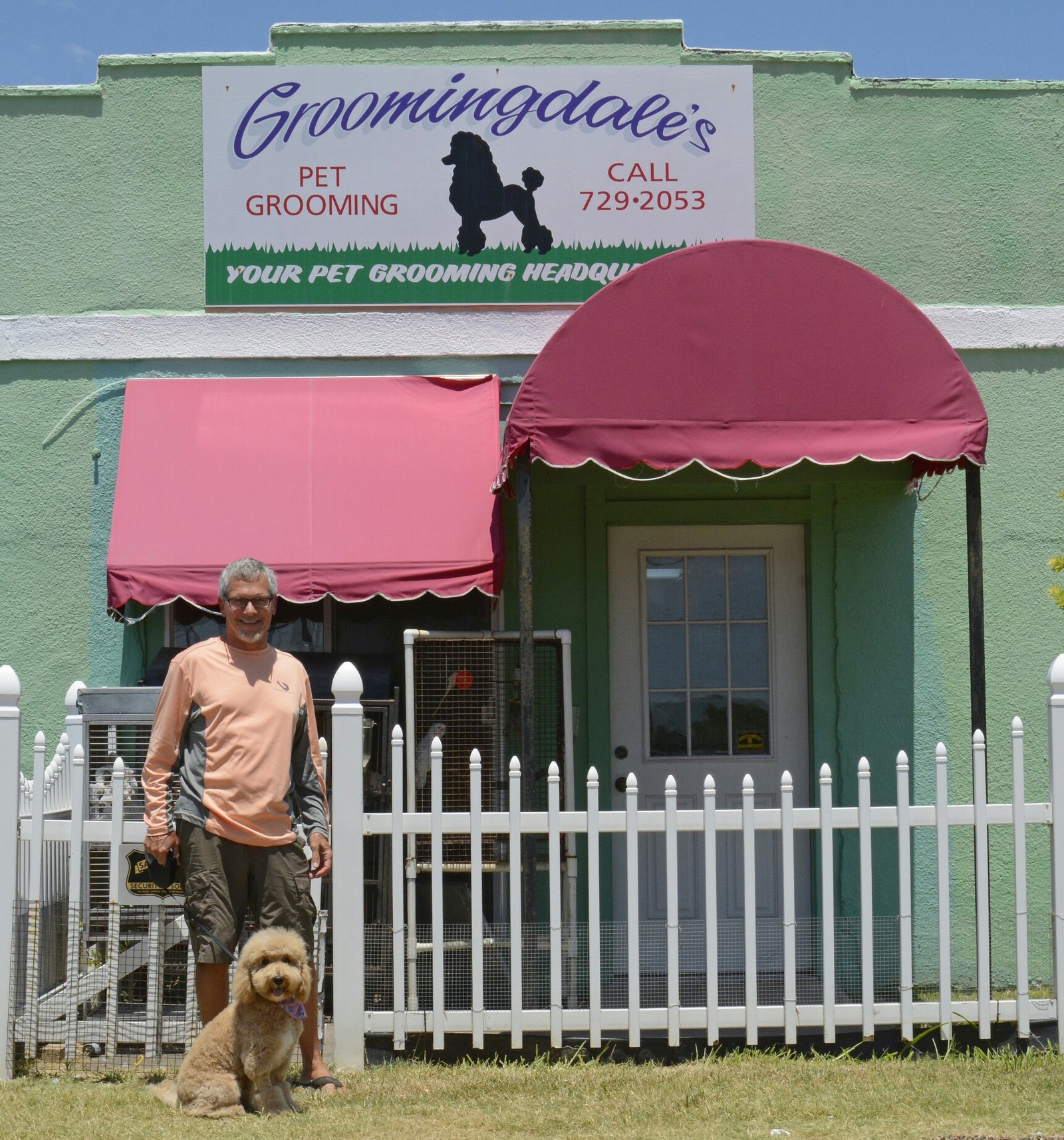 Groomingdale's Pet Salon storefront in Rockport